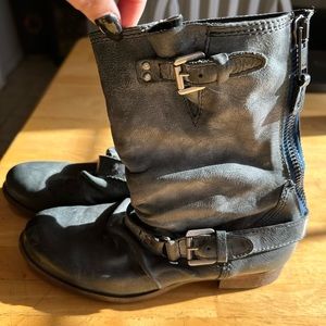 Steve Madden Relic Black Booties